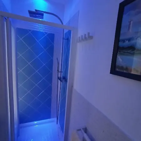 Triskeles Nocleg ze śniadaniem 3*