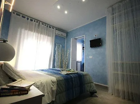 Triskeles גיארדיני נאקסוס